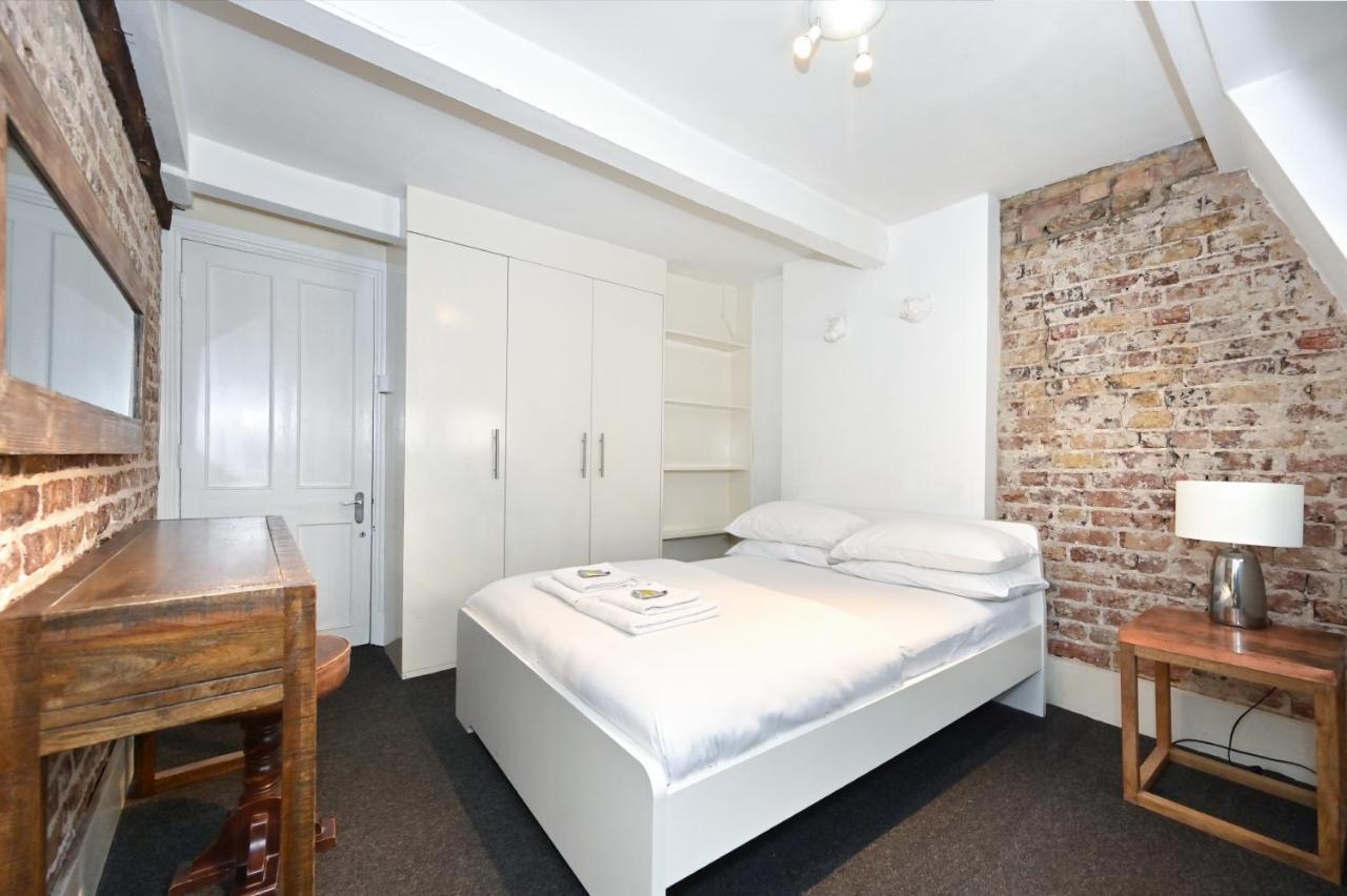 Soho, Piccadilly & Chinatown - Two Bedroom & Two Double Beds Apartment Londra Esterno foto