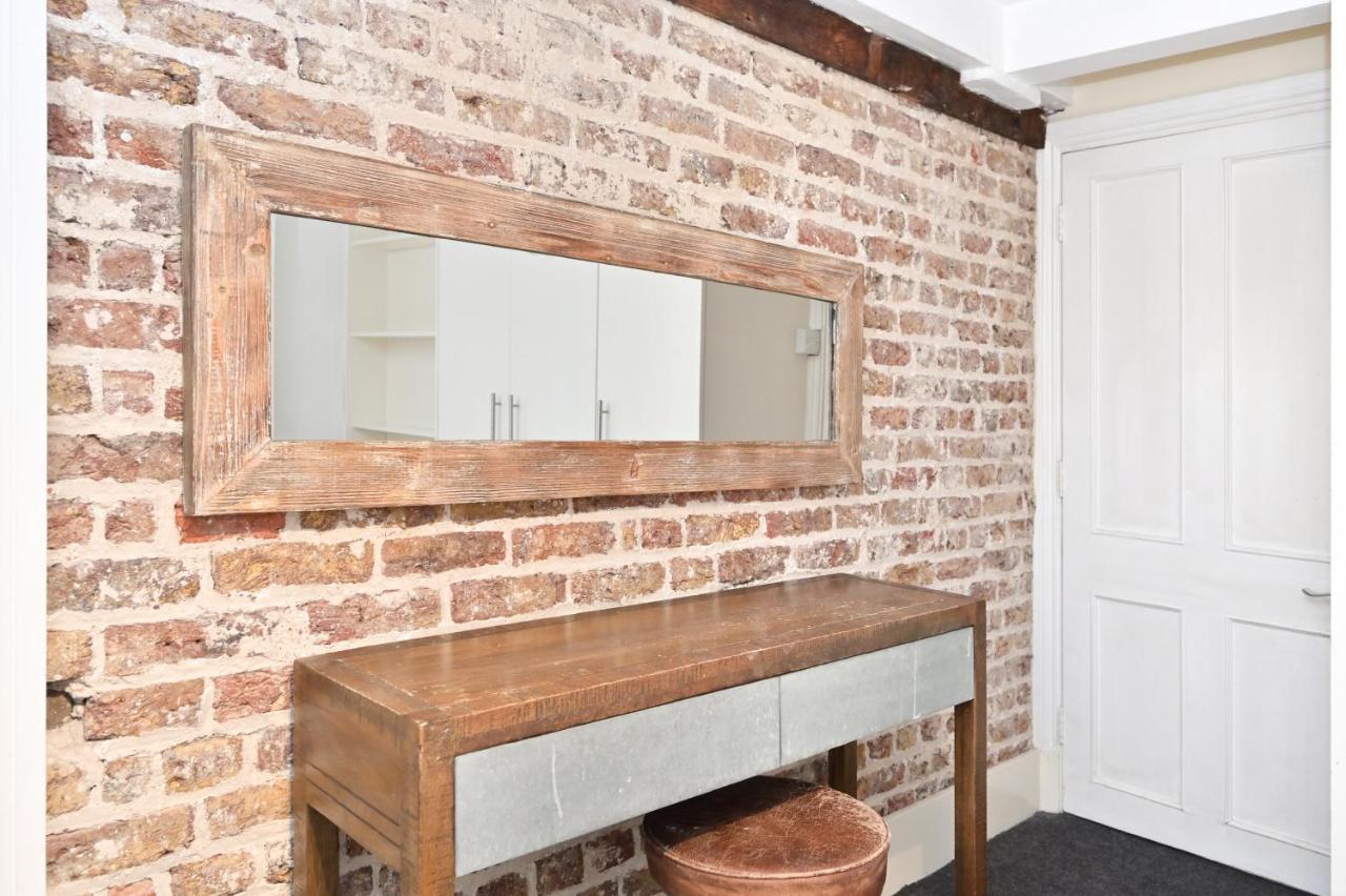 Soho, Piccadilly & Chinatown - Two Bedroom & Two Double Beds Apartment Londra Esterno foto
