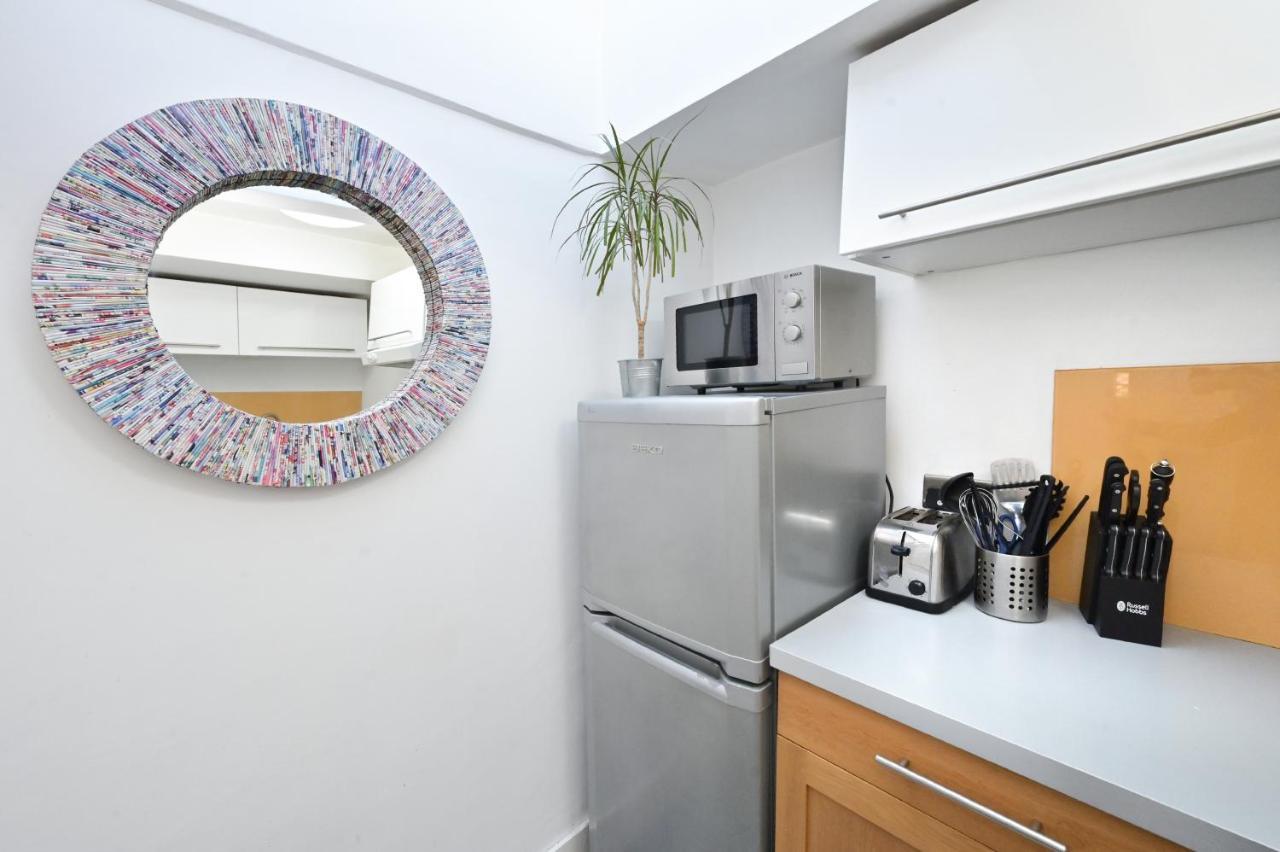 Soho, Piccadilly & Chinatown - Two Bedroom & Two Double Beds Apartment Londra Esterno foto